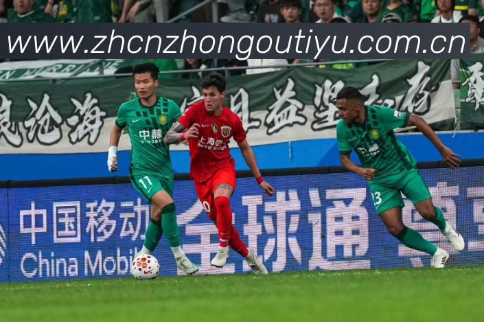 汉密尔顿对阵勒克莱尔:F1大奖赛赛前焦点前瞻:最新赛事动态与深度分析 汉密尔顿对阵勒克莱尔:F1大奖赛赛前焦点前瞻:最新赛事动态与深度分析